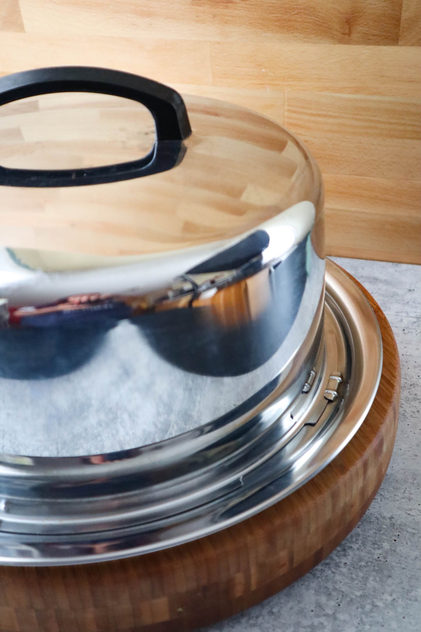 Chrome Dome Cake Keeper