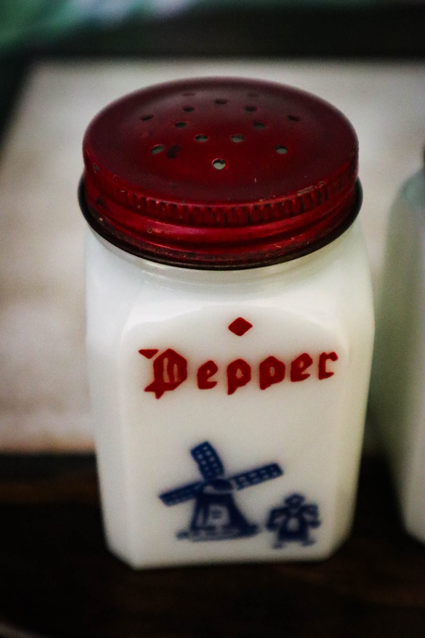 Milk Glass Dutch Spice Shakers Tipp City Hazel Atlas Paprika & Pepper –  just dandies