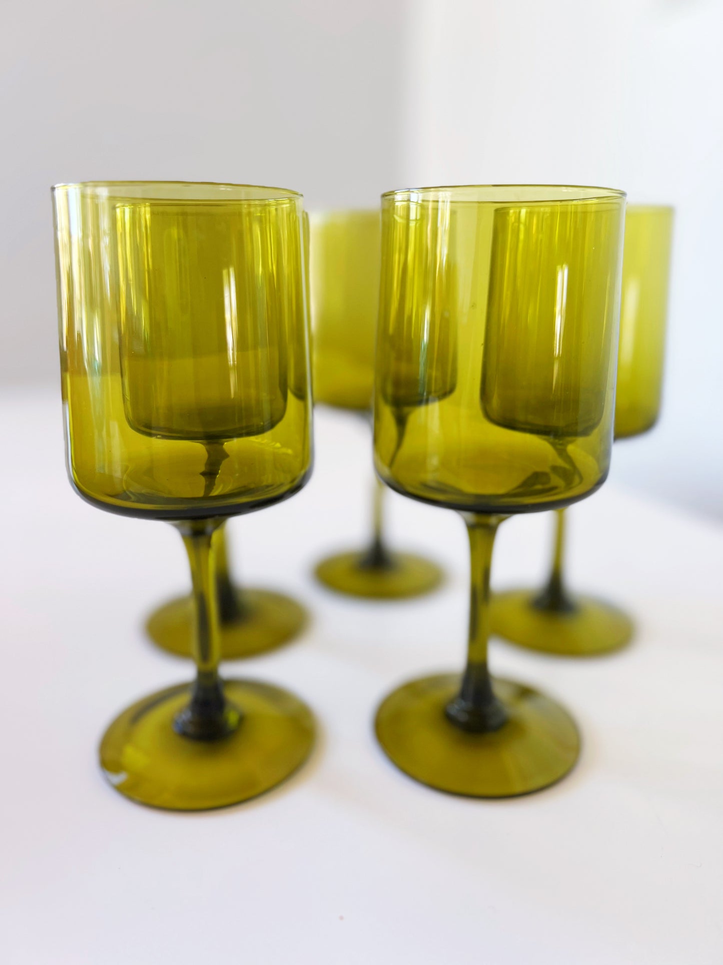 Olive the Mid Century Wine Glasses