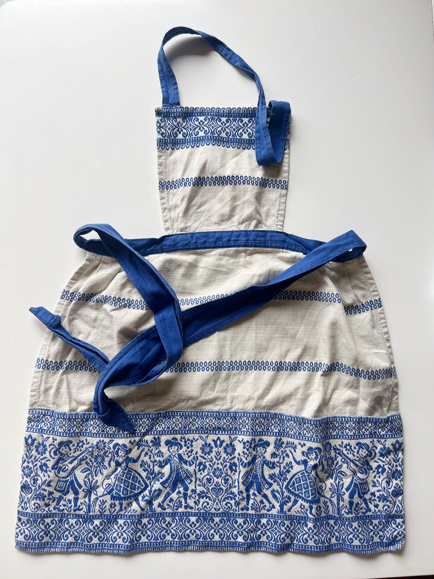 Sweet Vintage Austrian Apron