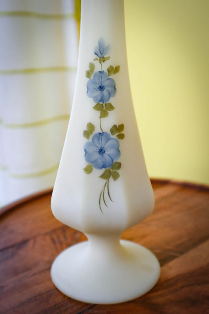 Pretty Pansy Swung Vase