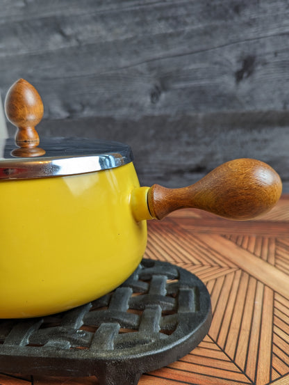 Sunny Saucepan with Teak Handles